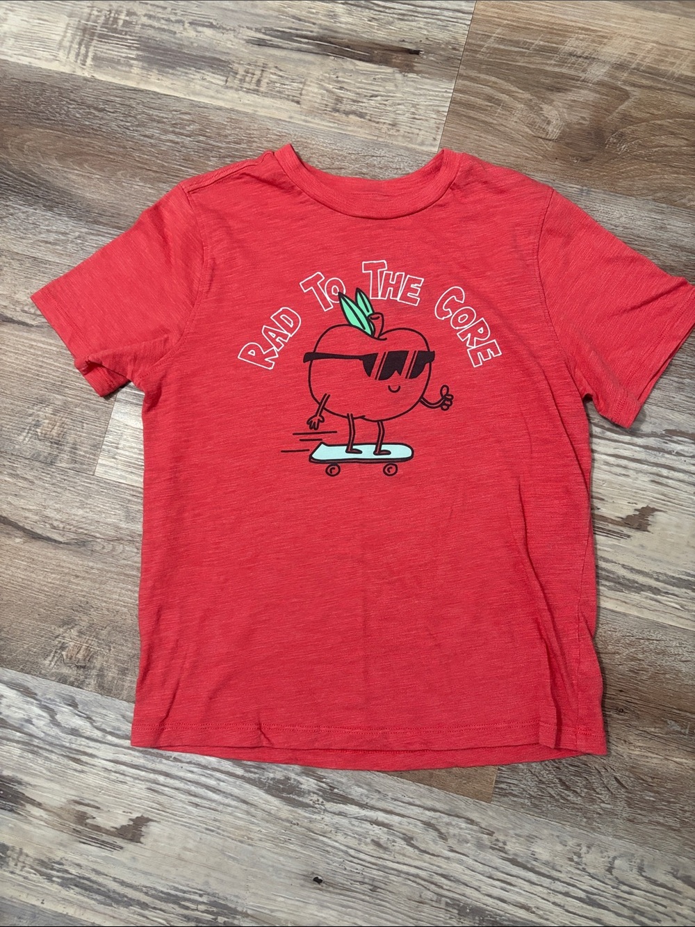 🛹 🍎 Kids Red Graphic Tee